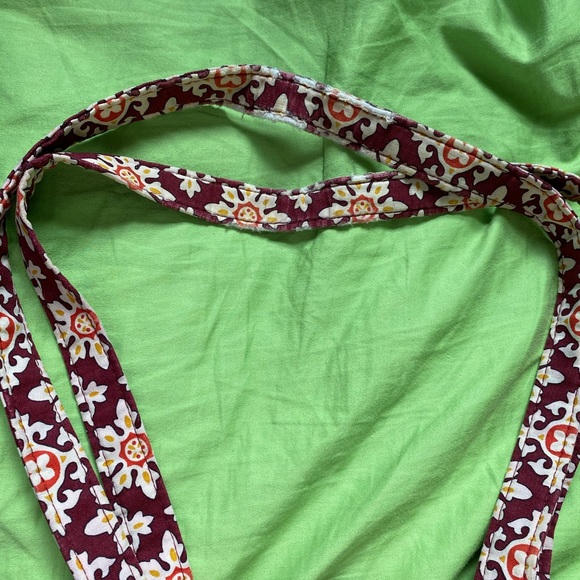 Vera Bradley Red and white pattern tote bag. - Picture 5 of 5
